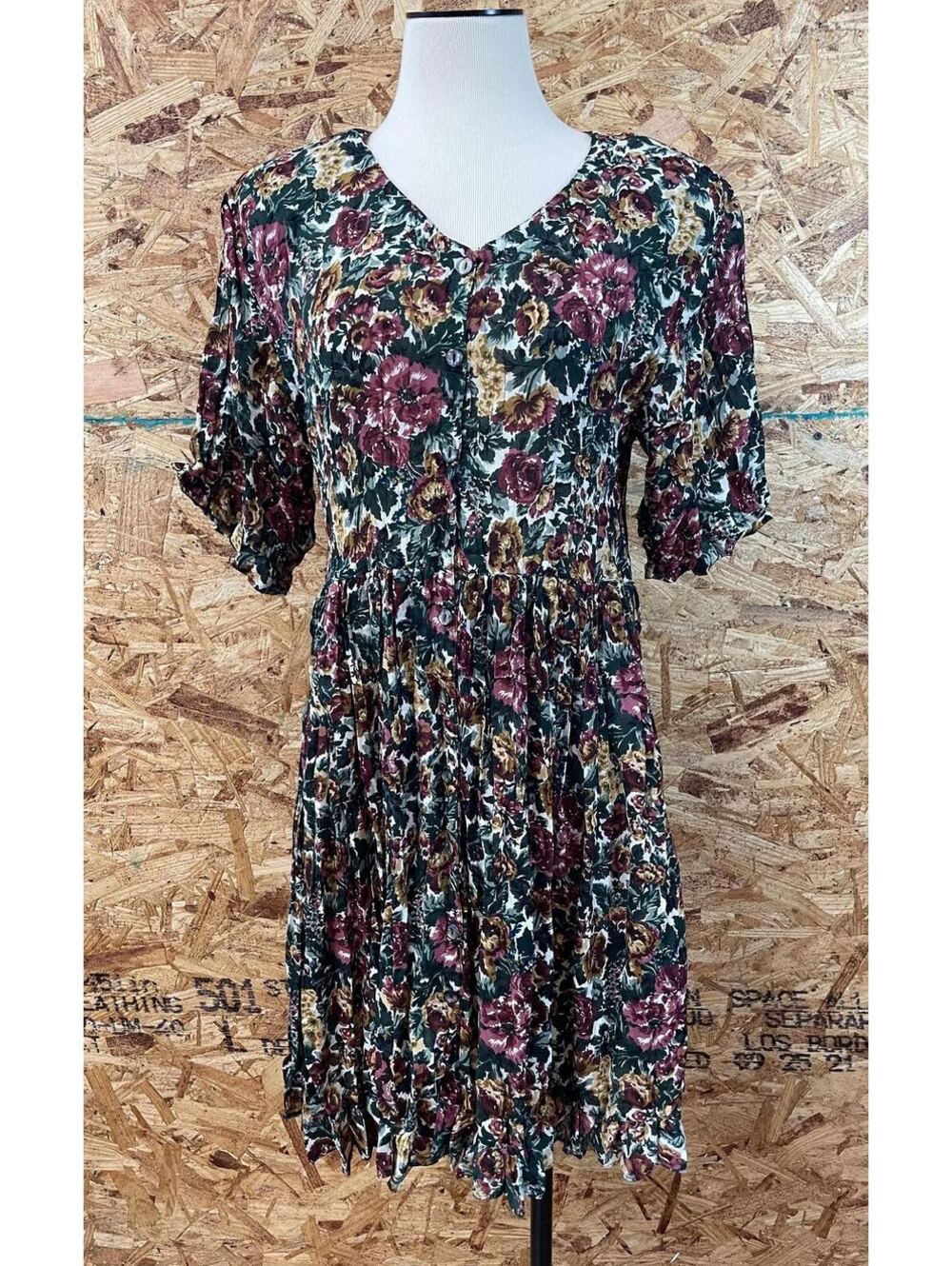 1990’s Vintage EXPRESS Button Down Floral Pleated Dress size S Short Sleeve